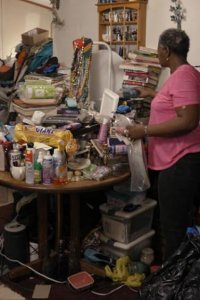 Hoarders – S11E06 – Flora