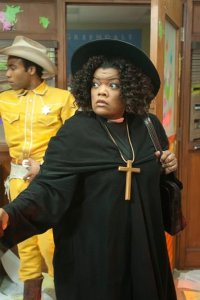 Community – S02E23 – A Fistful of Paintballs