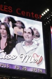 Modern Family – S01E24 – Family Portrait