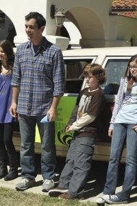 Modern Family – S02E01 – The Old Wagon