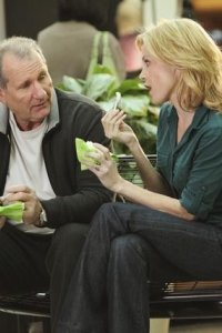 Modern Family – S02E16 – Regrets Only