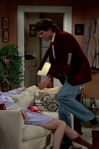 Cheers – S02E10 – How Do I Love Thee?… Let Me Call You Back