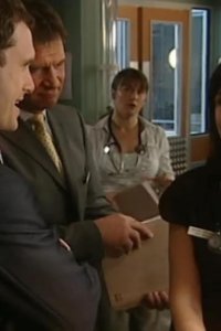 Casualty – S20E42 – Needle