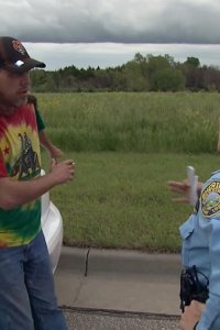 Cops – S30E25 – Hug It Out