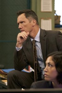 Law & Order – S22E03 – Camouflage