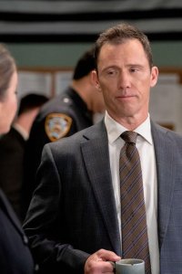 Law & Order – S22E19 – Private Lives