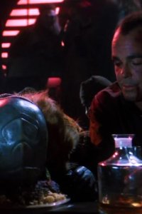 Babylon 5 – S01E11 – Survivors