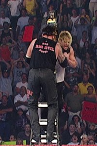 WWE Raw – S10E26 – Gold Vader