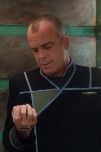 Babylon 5 – S03E19 – Grey 17 Is Missing