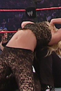 WWE Raw – S10E79 – Molly vs. Trish