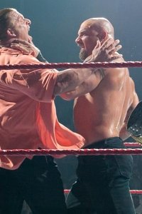 WWE Raw – S10E89 – Molly Holly vs. Gail Kim vs. Trish Stratus