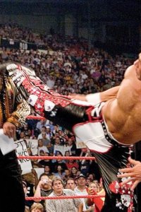 WWE Raw – S12E84 – The King Takes It On the Chin