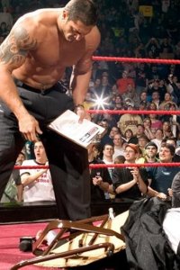 WWE Raw – S13E08 – Batista leaves Evolution