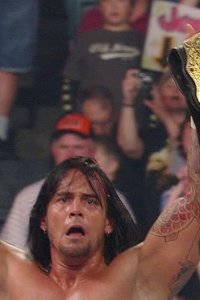 WWE Raw – S16E26 – CM Punk cashes in Money In The Bank on Edge