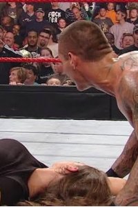 WWE Raw – S17E12 – Randy Orton makes it extra personal with Triple H