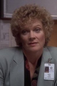 ER – S03E09 – Ask Me No Questions, I’ll Tell You No Lies