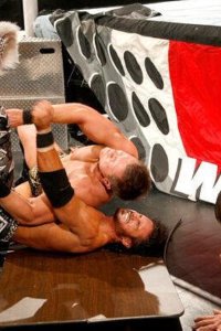 WWE Raw – S19E01 – Falls Count Anywhere