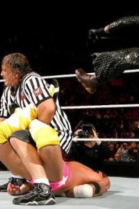 WWE Raw – S19E21 – Ref and tumble