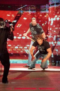 Raw – S19E43 – Kevin Nash brings the hammer down