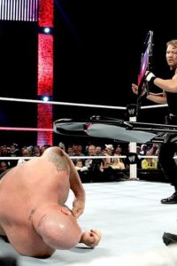 WWE Raw – S21E44 – Big Show suffers The Authority’s wrath