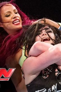 Raw – S23E30 – A Night of Firsts
