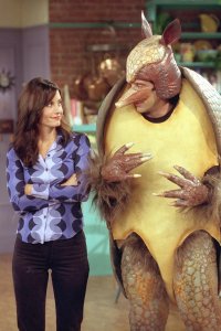 Friends – S07E10 – The One with the Holiday Armadillo