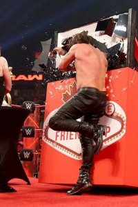 WWE Raw – S25E07 – Festival of Friendship