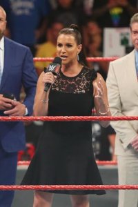 WWE Raw – S26E30 – Stephanie’s Big Announcement