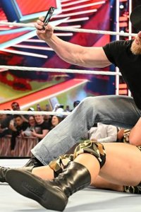 WWE Raw – S30E07 – Happy Saint Valentine’s Day 2022!