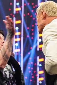 WWE Raw – S30E75 – The Road to London