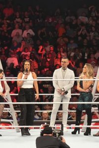 WWE Raw – S30E78 – Women’s Summit