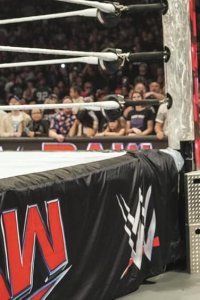 WWE Raw – S32E43 – Breakker’s Triumph Amid Bloodline Chaos