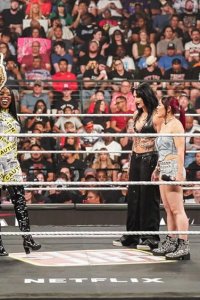 WWE Raw – S32E81 – WWE Evolution 2025 Fallout