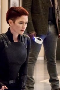 Supergirl – S04E12 – Menagerie