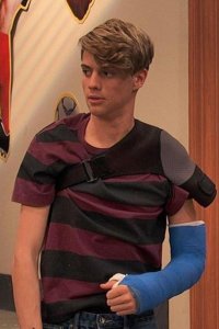 Henry Danger – S05E08 – Broken Armed and Dangerous