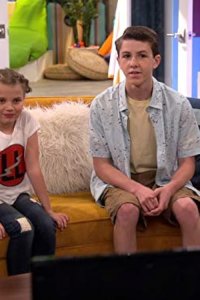 Bizaardvark – S03E19 – BizRipOffs