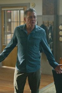 The Waterfront – S01E08 – Lost at Sea
