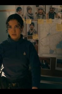 Saint-Pierre – S01E01 – Queen Bee