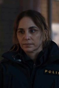 Veronika – S01E01 – The Boy in the River