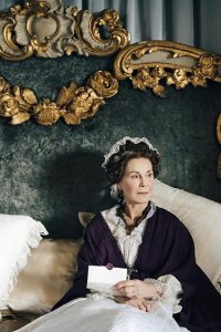 Marie Antoinette – S01E08 – Queen of Hearts