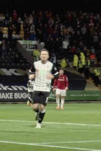 Welcome to Wrexham – S02E09 – Glove Triangle