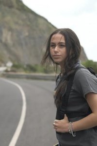 Surviving Summer – S01E01 – Exile