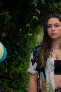 Surviving Summer – S02E06 – I Promise