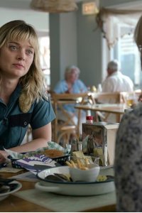 Pieces of Her – S01E01 – Episode #1.1