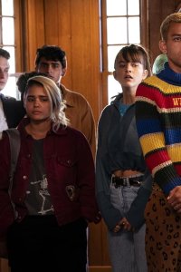 Genera+ion – S01E06 – The Wheels on the Bussy