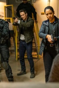 Debris – S01E08 – Spaceman