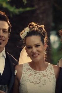 Five Bedrooms – S03E08 – Two Words