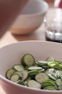Salt Fat Acid Heat – S01E02 – Salt
