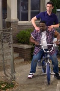 The Neighborhood – S01E10 – Welcome to the Stolen Sneakers
