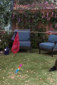 The Neighborhood – S01E12 – Welcome to Grover’s Birthday